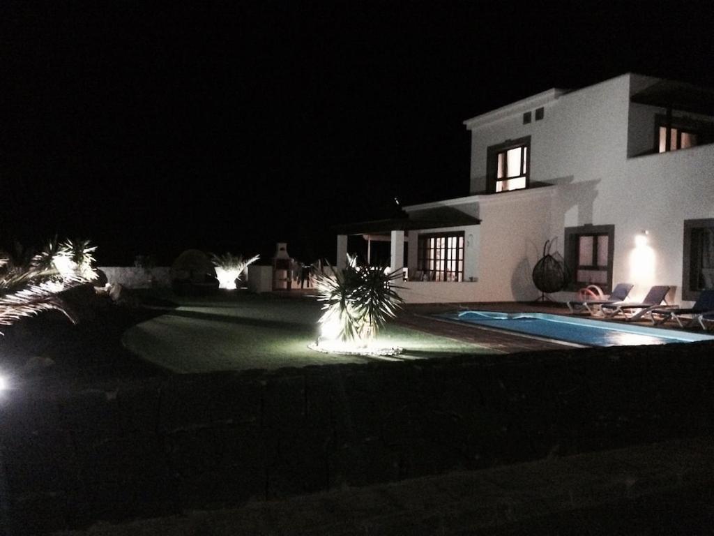 Luxury 3Bed Villa With Heated Private Pool, Full Sky And Free Wifi Playa Blanca  Esterno foto