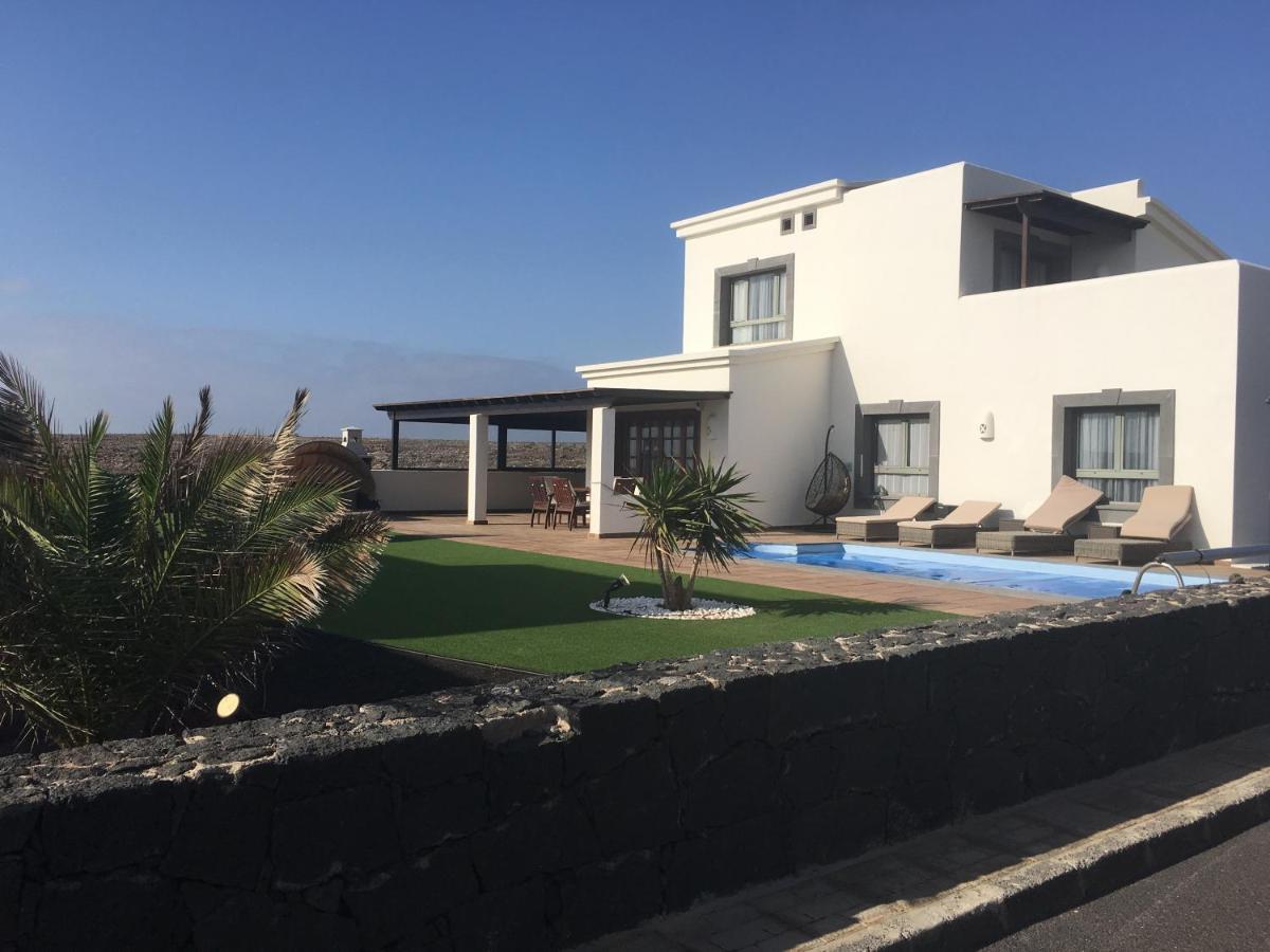 Luxury 3Bed Villa With Heated Private Pool, Full Sky And Free Wifi Playa Blanca  Esterno foto